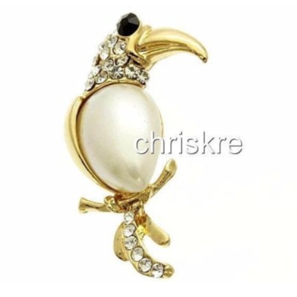 Gold Pearl Toucan Pin Brooch Tropical Island Bird - Picture 1 of 2